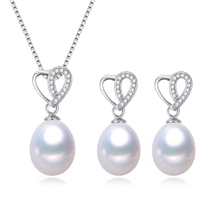 Nelly Lustré Heart Zircon & Freshwater Pearl Set in Sterling Silver