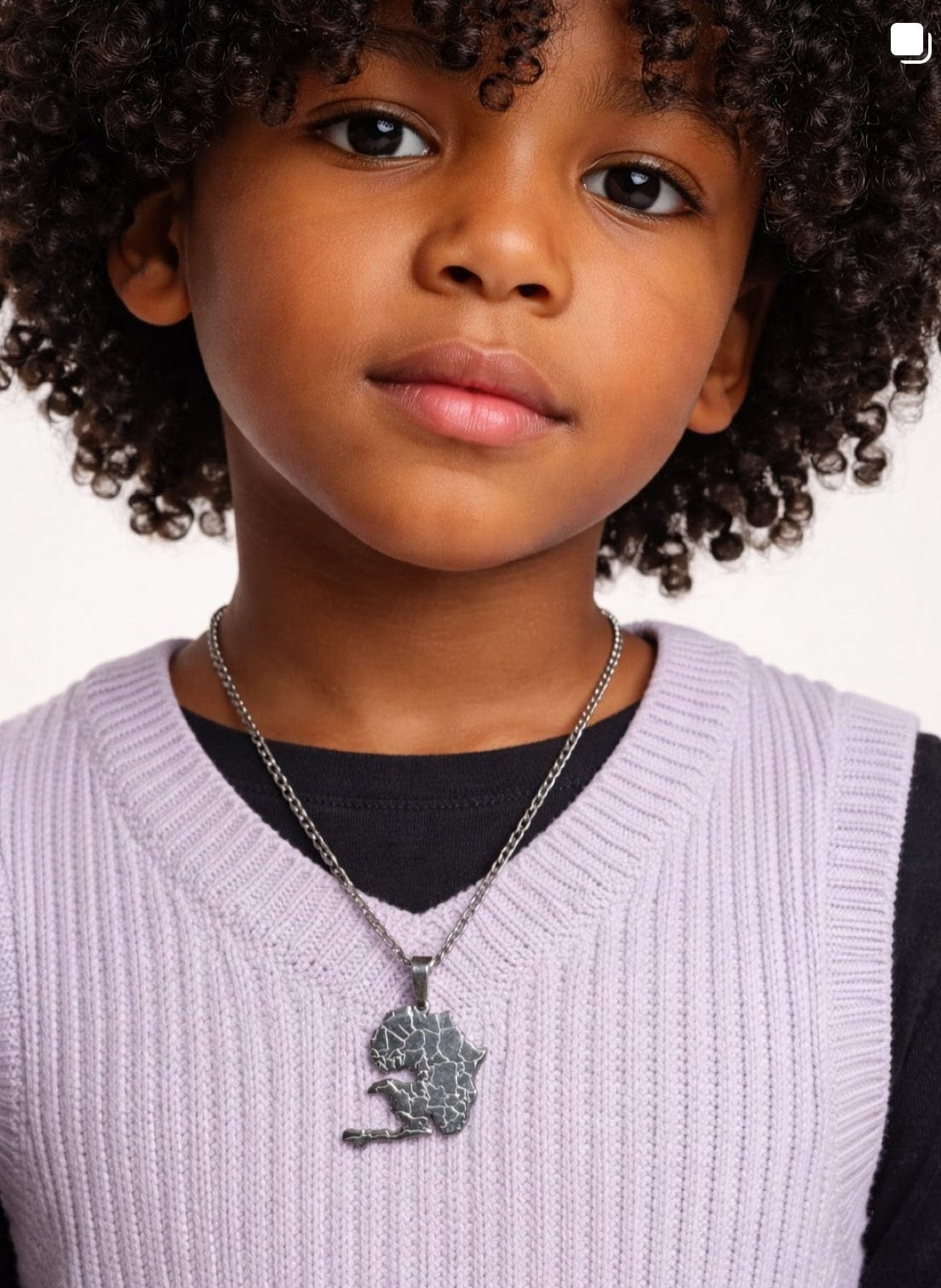 Heritage Necklace Africa & Haiti thumbnail 4
