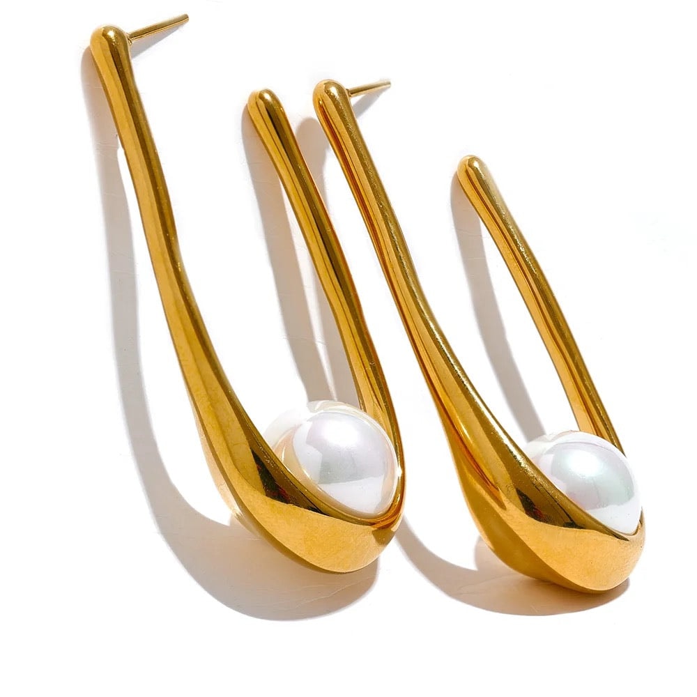 The Noora Drop Earrings - Image 1