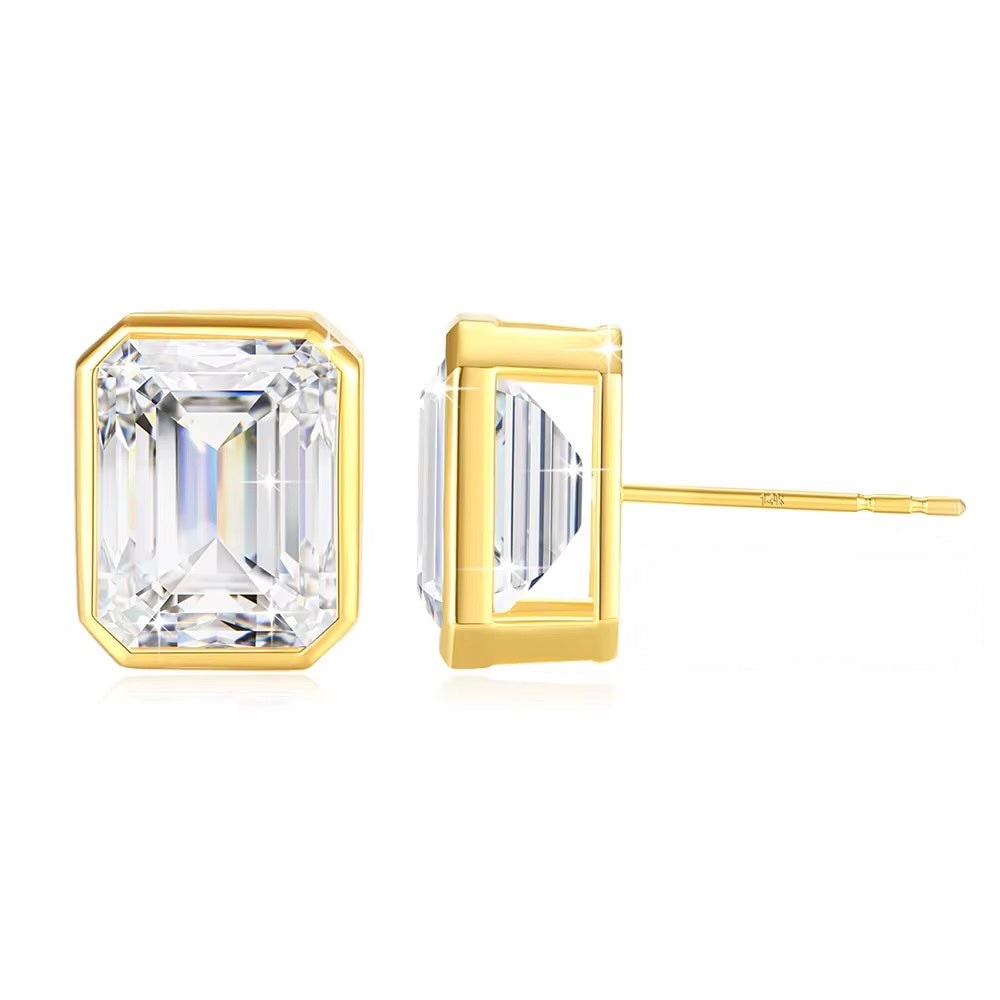 Amara Sparkle Studs Earrings Moissanite in 14K Gold - Image 1