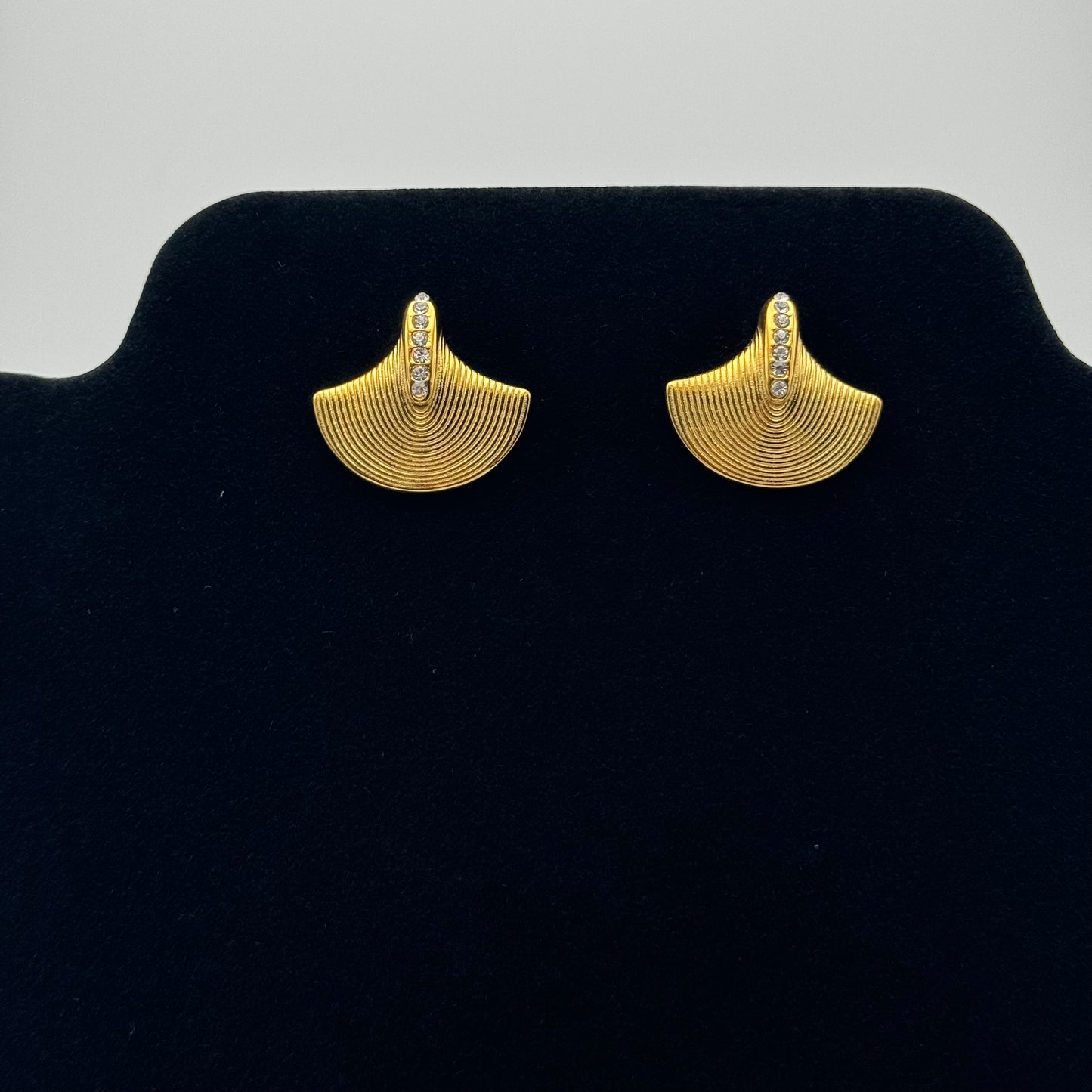 Lilly non-Tarnish Gold Stud Earrings